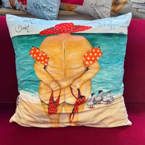 Kissen 40cm x 40cm “ Wer nackt badet…braucht keine Bikinifigur“