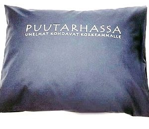 Tyynyliina Puutarhassa sininen
