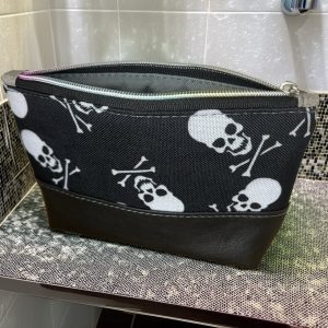 Kosmetiktasche Totenkopf-Design