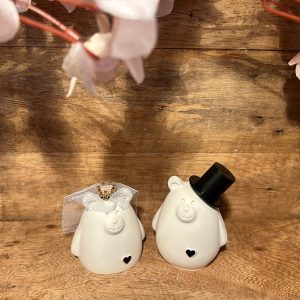 Bären-Hochzeitspaar aus Gießkeramik